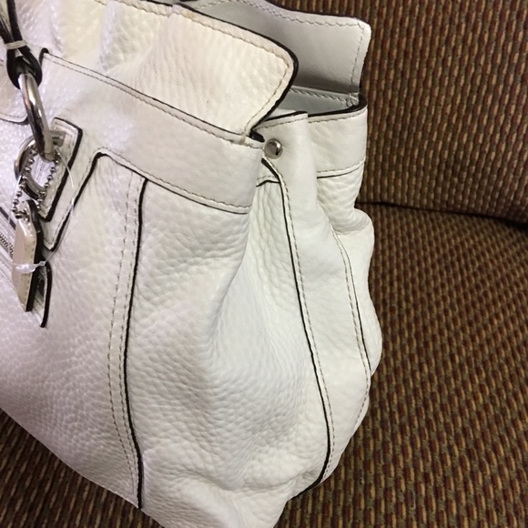 SOLD! COACH Ivory Penelope Large Satchel F14682 - Picture 6 of 8